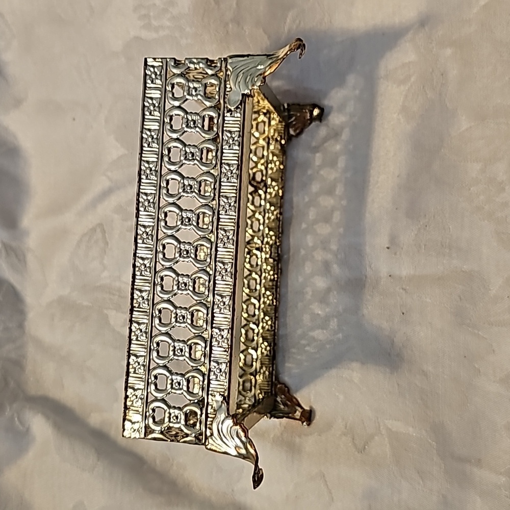 VINTAGE FILIGREE ORMOLU VANITY TISSUE BOX JEWELED MID CENTURY - Picture 4 of 5